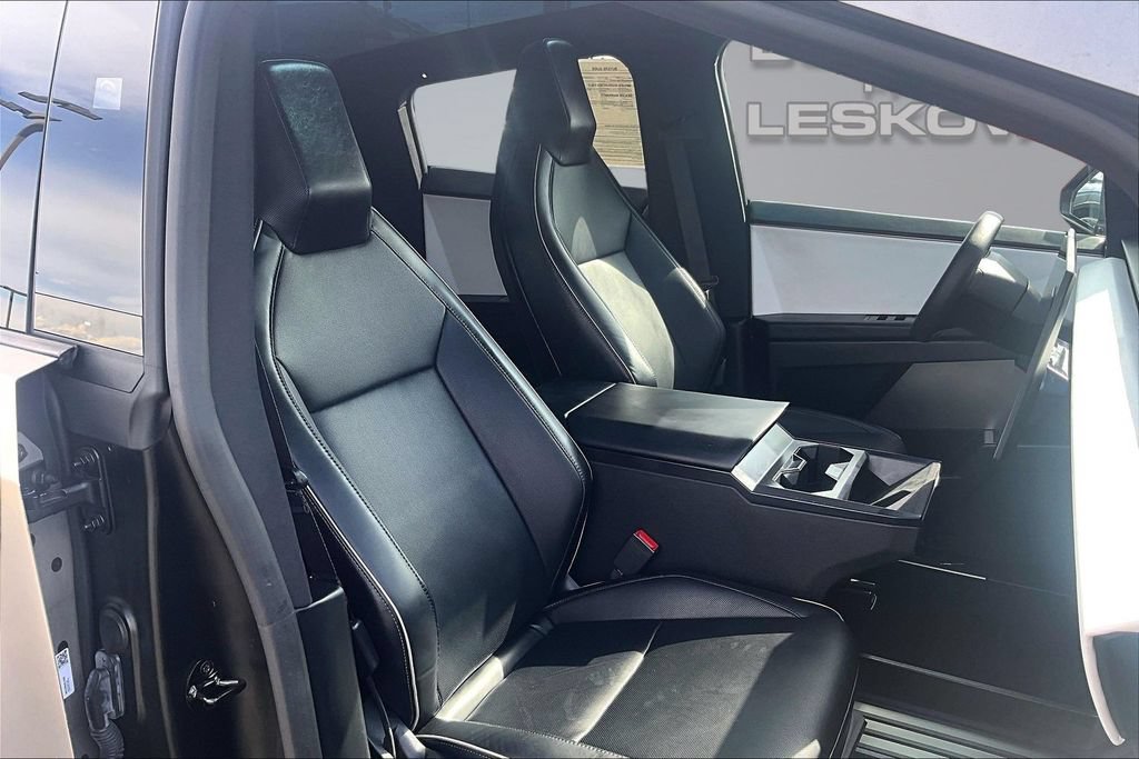 Used 2024 Tesla Cybertruck AWD Crew Cab image 7