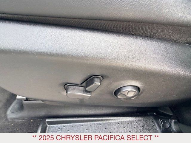 Certified 2025 Chrysler Pacifica Select image 23