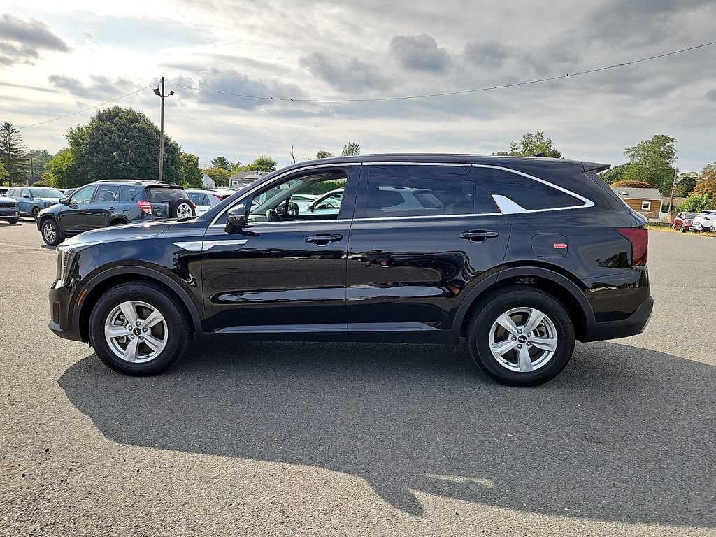 Certified 2026 Kia Sorento LX FWD image 4
