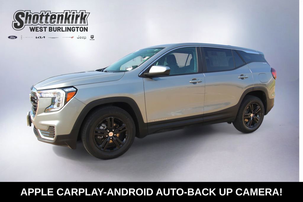 Used 2024 GMC Terrain SLE image 1