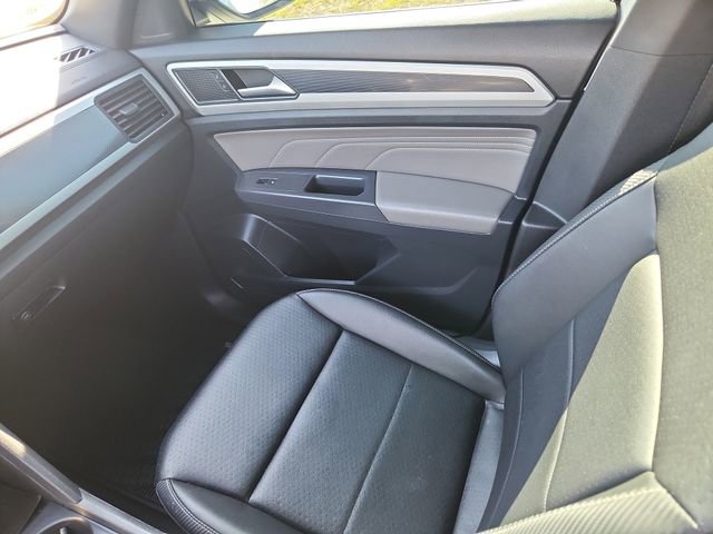 Used 2021 Volkswagen Atlas Cross Sport SE FWD image 15