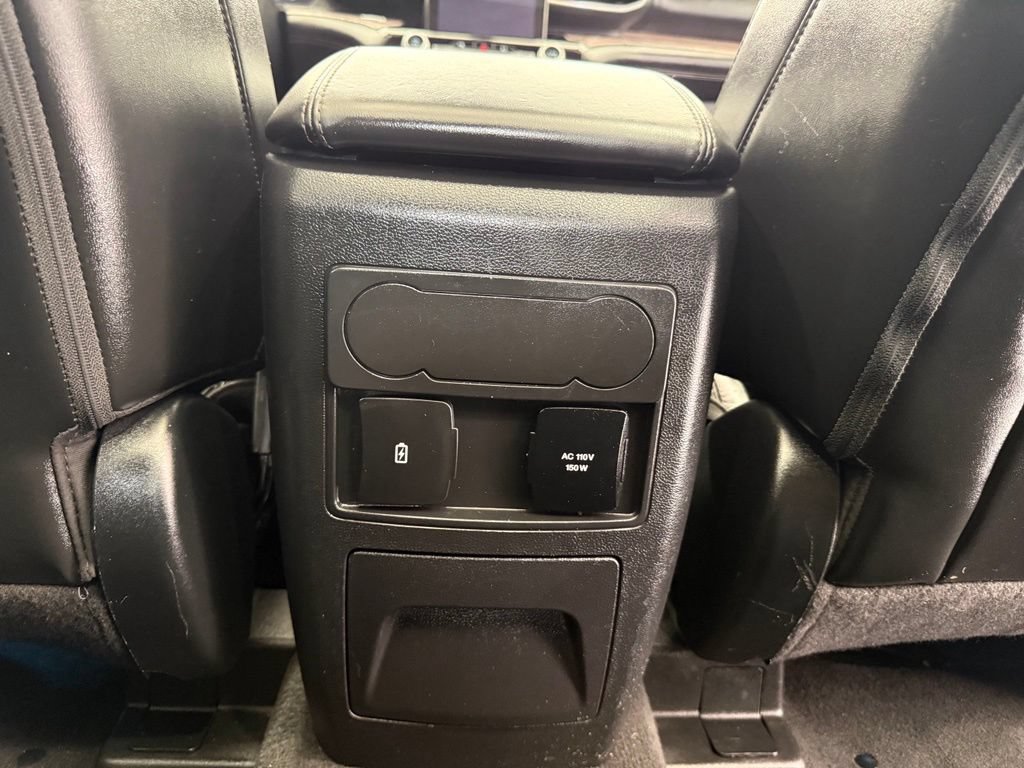 Used 2022 Ford Explorer Platinum w/ Equipment Group 601A AWD/4WD image 33