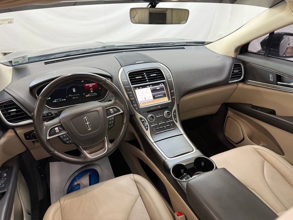 Used 2019 Lincoln Nautilus Select image 12