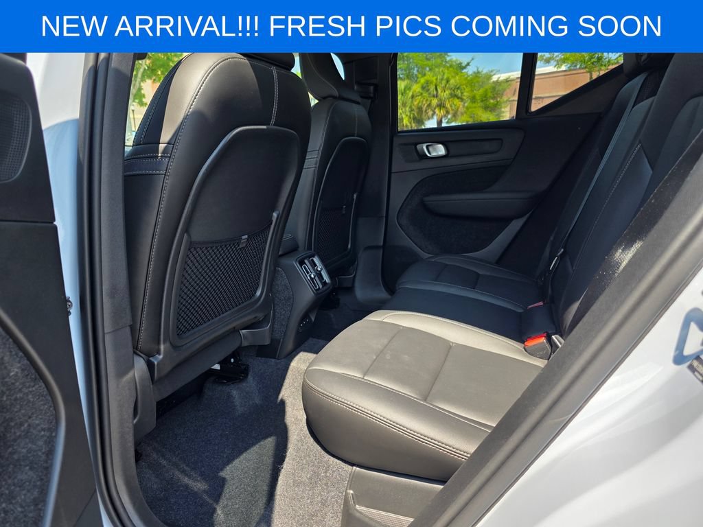 Used 2026 Volvo XC40 B5 Plus AWD/4WD image 14