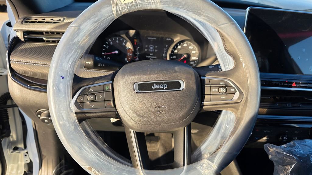 New 2026 Jeep Compass Latitude image 14