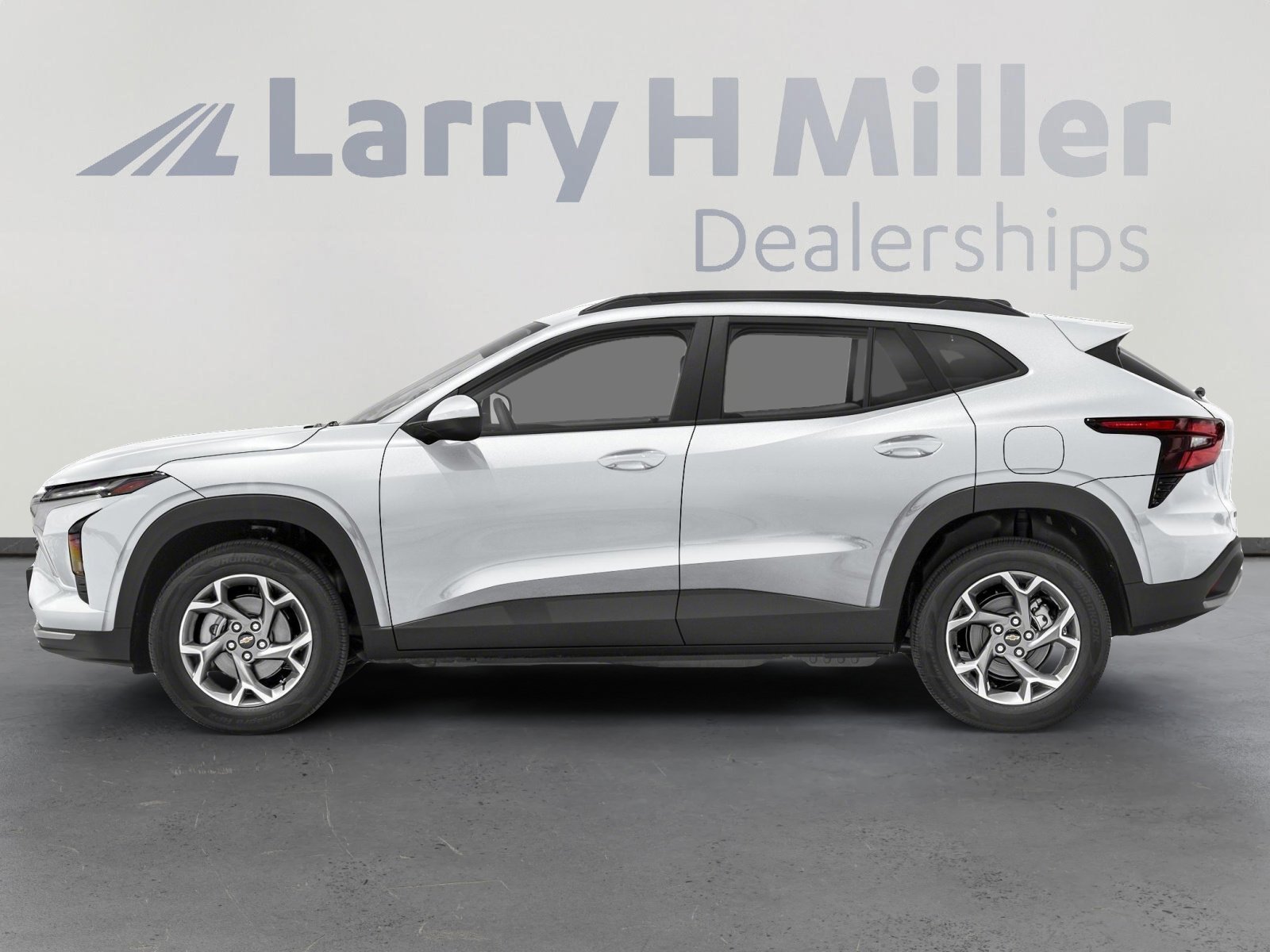 Used 2024 Chevrolet Trax LT w/ Driver Confidence Package image 3
