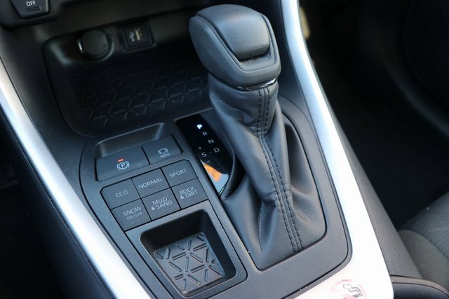 Used 2025 Toyota RAV4 XLE image 24