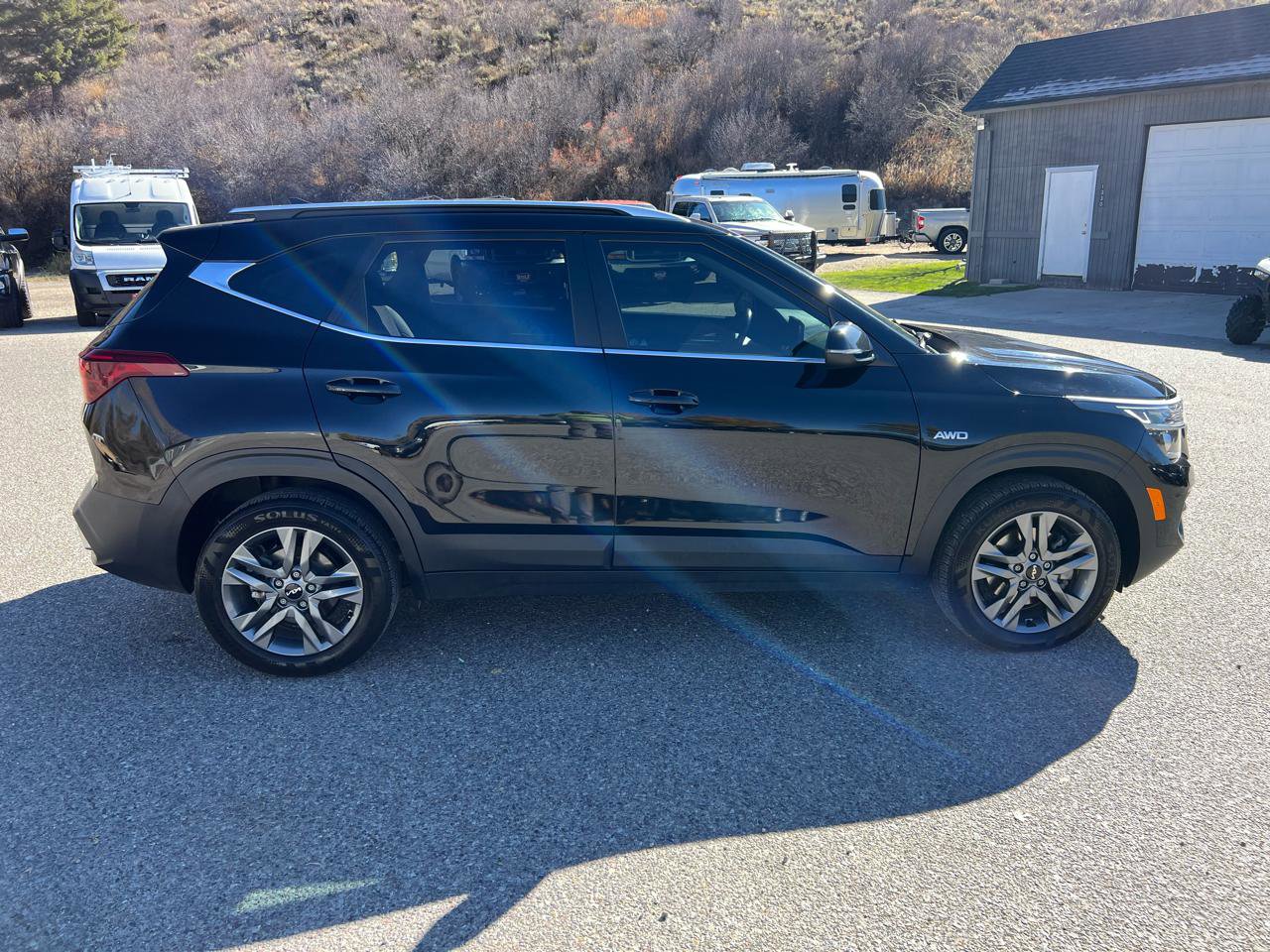 Used 2023 Kia Seltos S w/ Navigation Package image 6