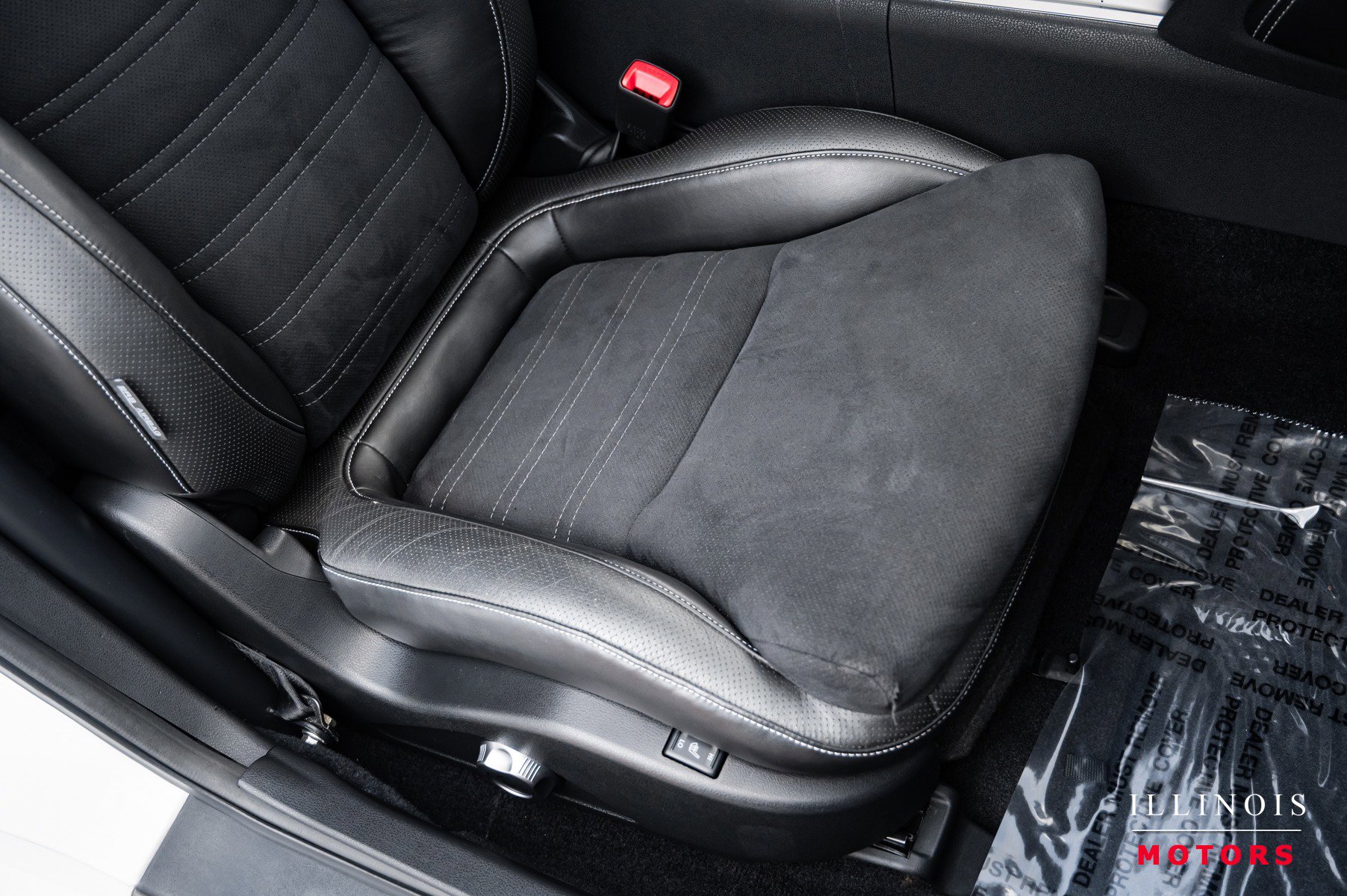 Used 2014 Nissan GT-R Premium image 39