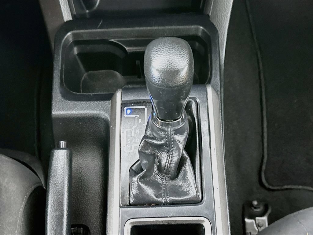 Used 2020 Toyota Tacoma SR5 RWD image 16