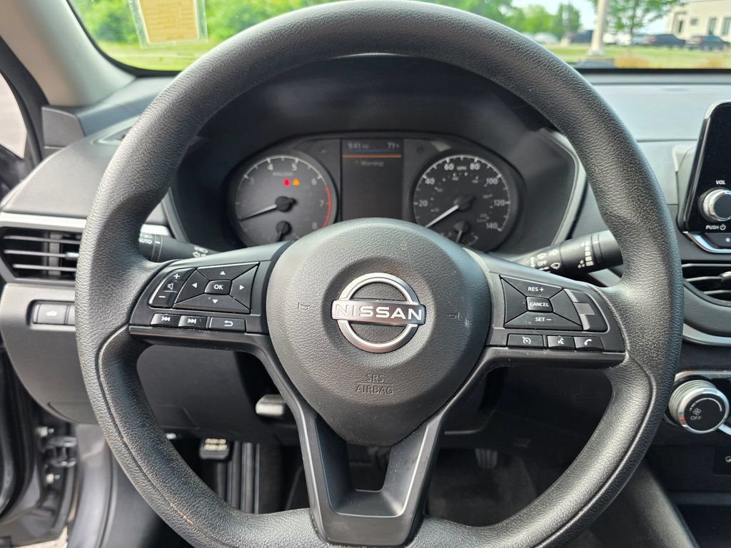 Used 2024 Nissan Altima 2.5 S FWD image 16