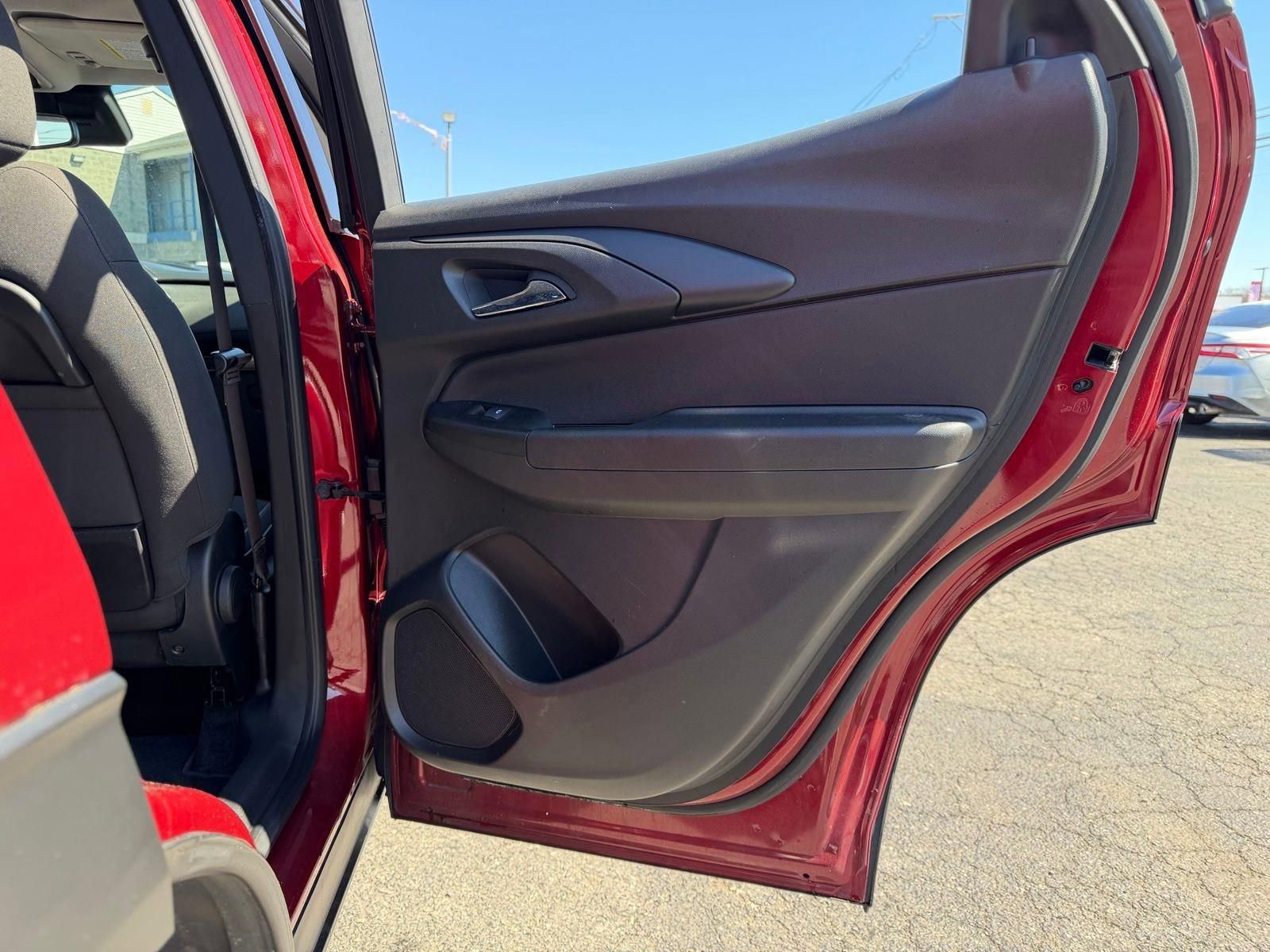 Used 2022 Chevrolet TrailBlazer LT w/ Convenience Package image 12