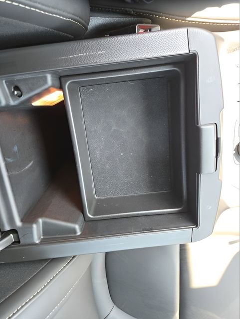 Used 2023 Chevrolet Traverse LT image 25