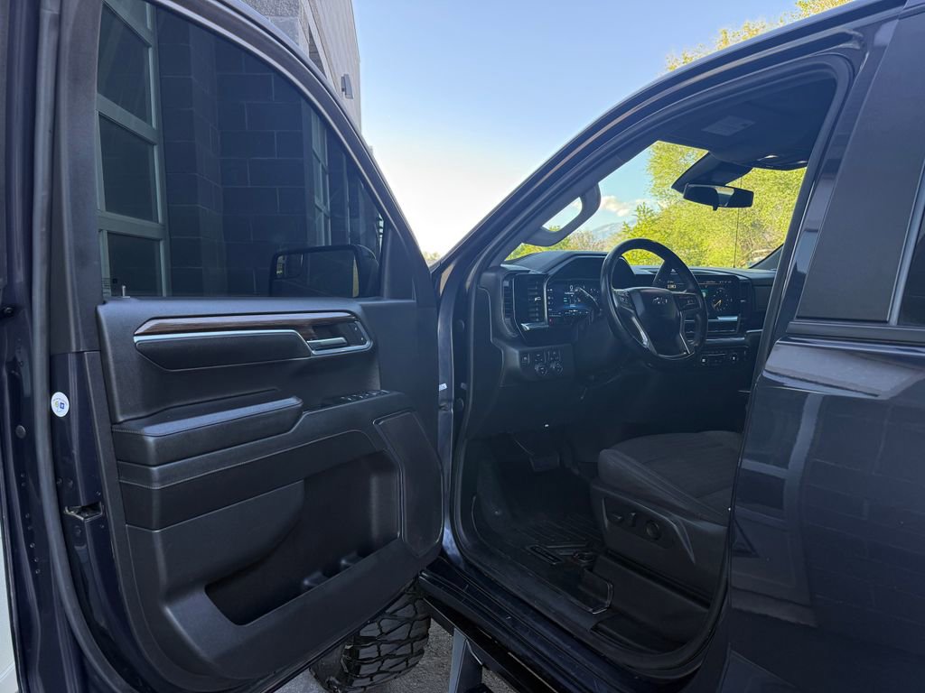 Used 2023 Chevrolet Silverado 1500 RST AWD/4WD image 33