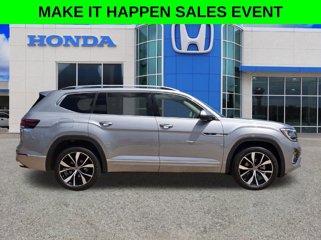 Used 2025 Volkswagen Atlas SEL Premium R-Line AWD/4WD image 2