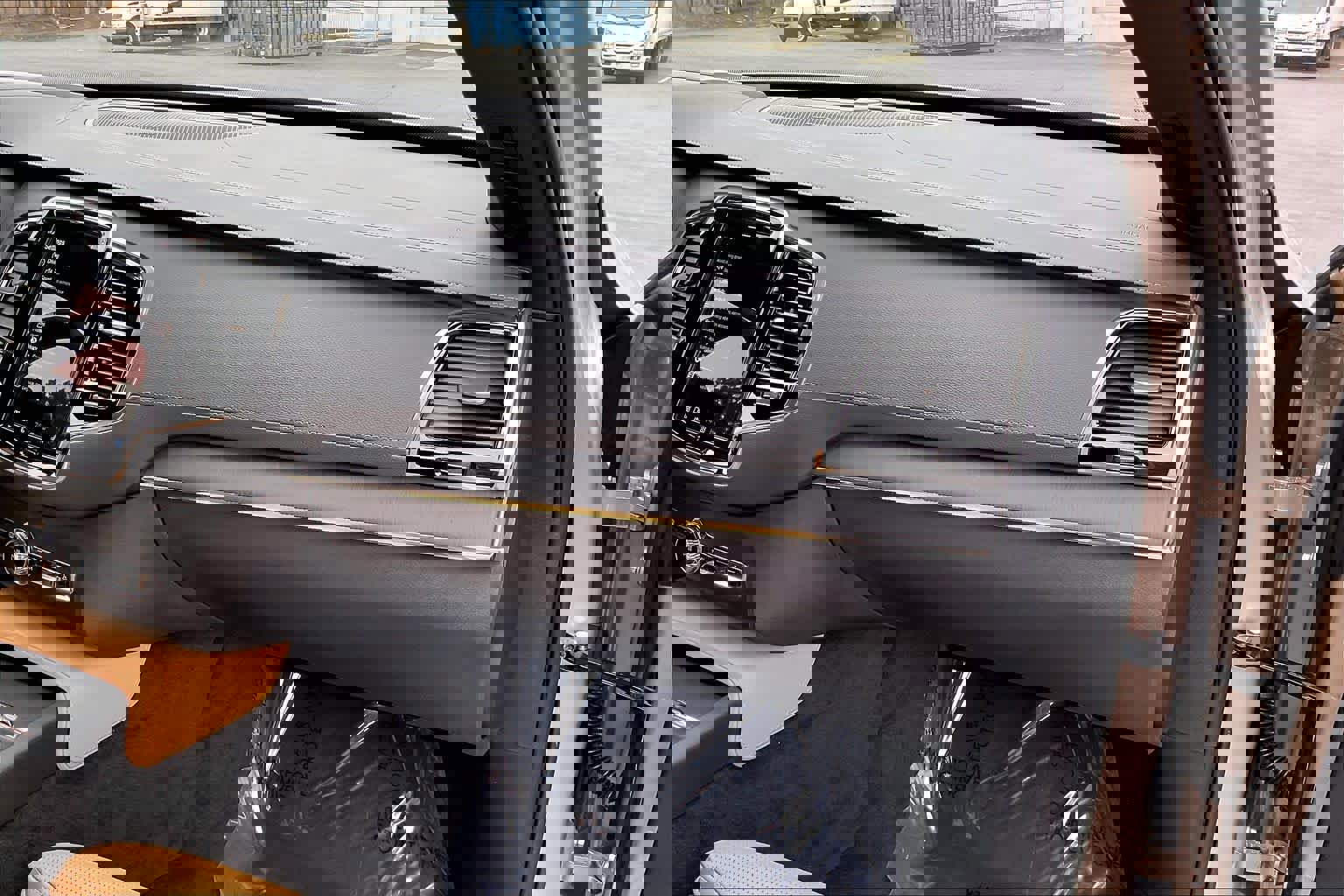 Used 2023 Volvo XC90 B6 Ultimate image 19