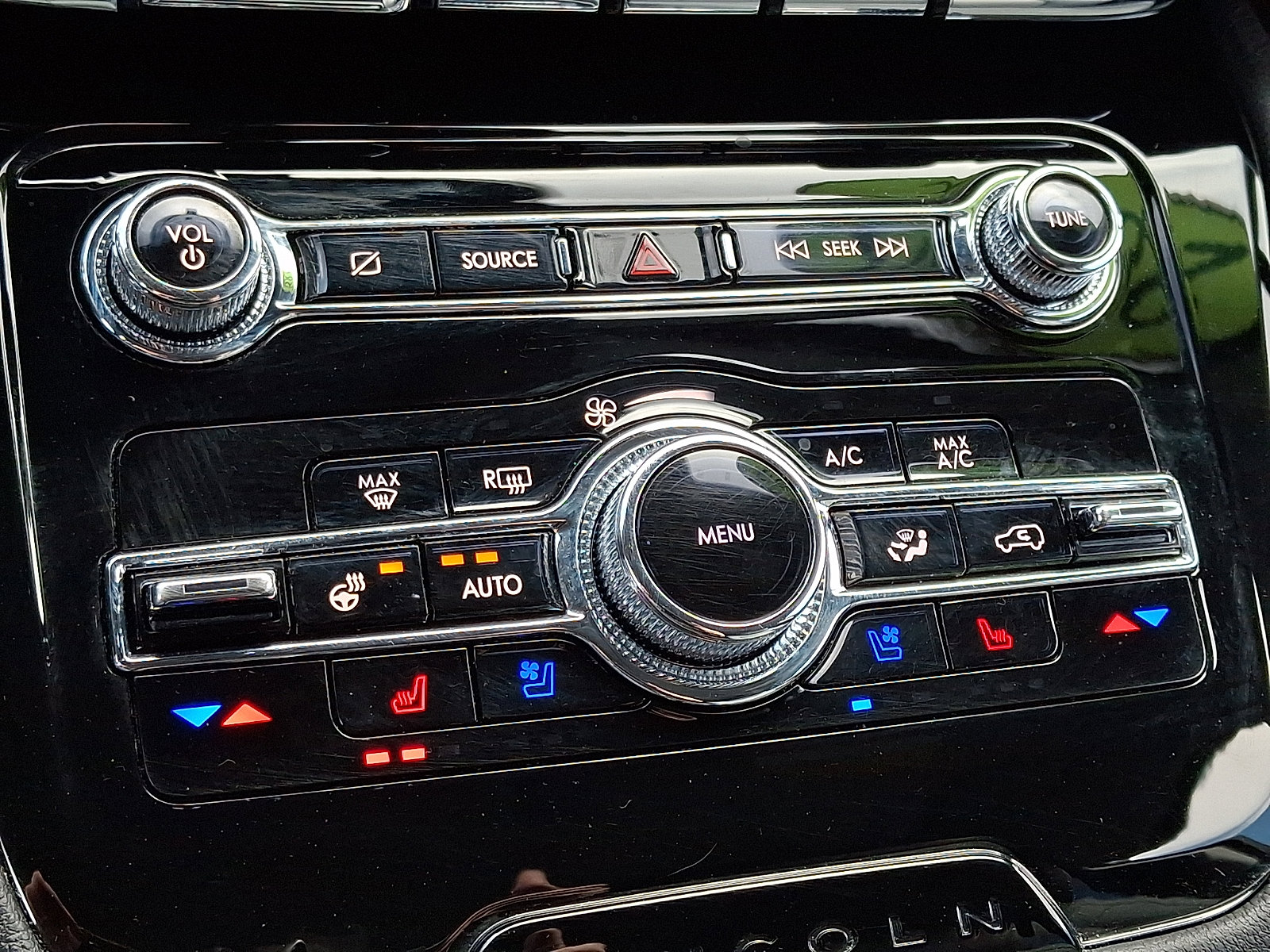 Certified 2022 Lincoln Corsair AWD w/ Premium Package image 16