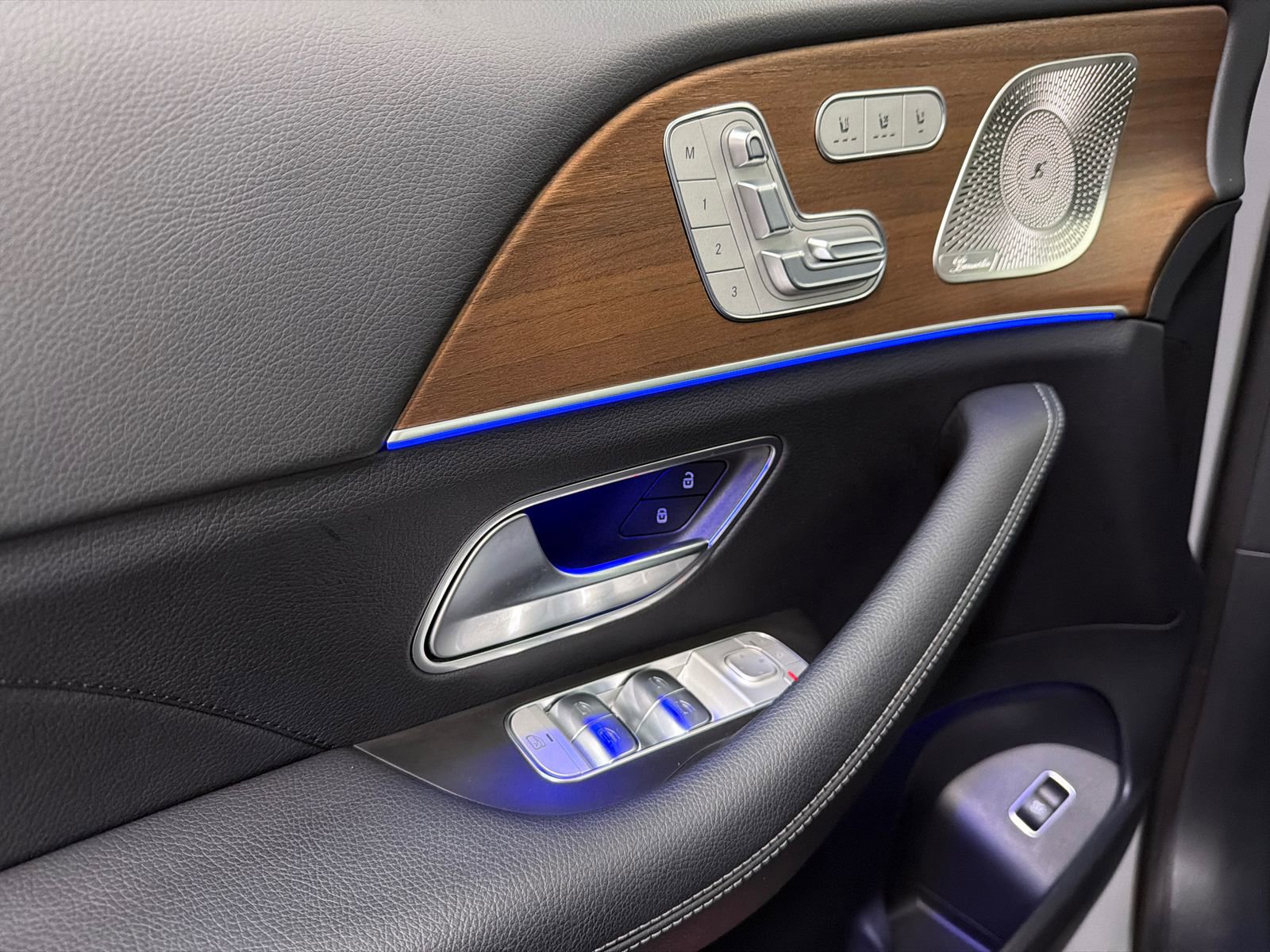 Used 2024 Mercedes-Benz GLE 350 4MATIC image 36