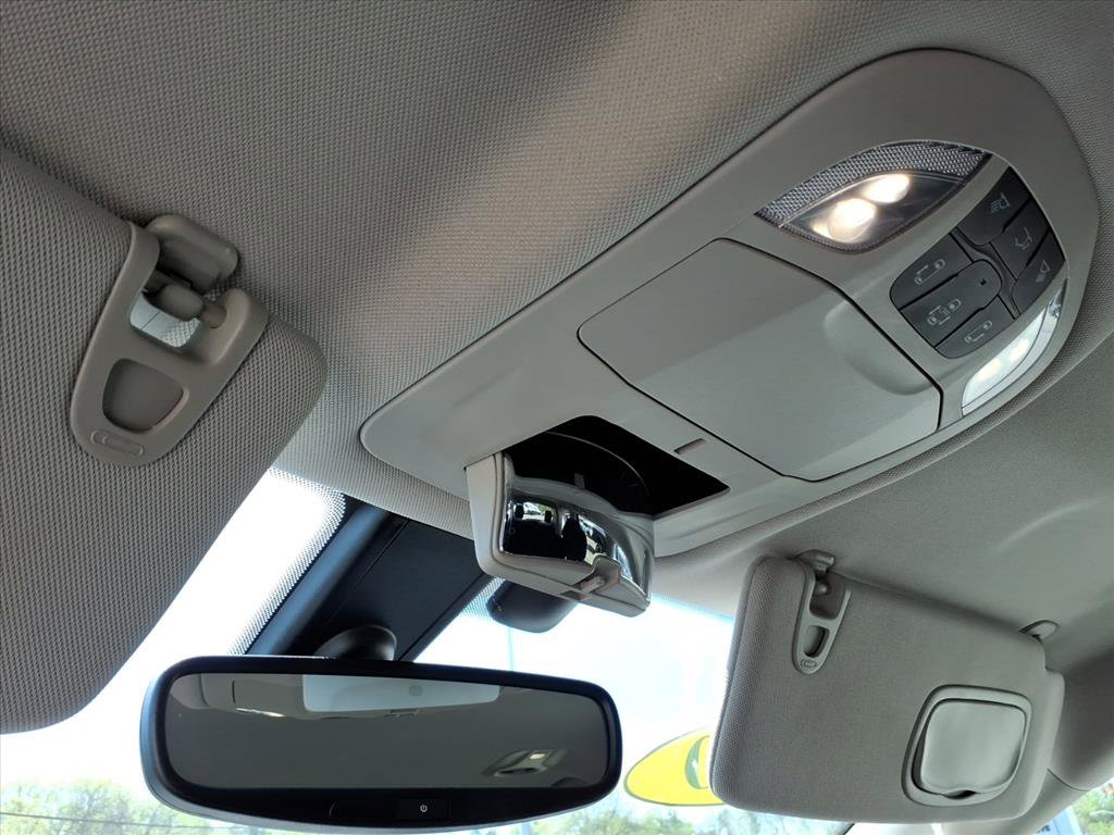 Used 2020 Chrysler Pacifica Touring image 34