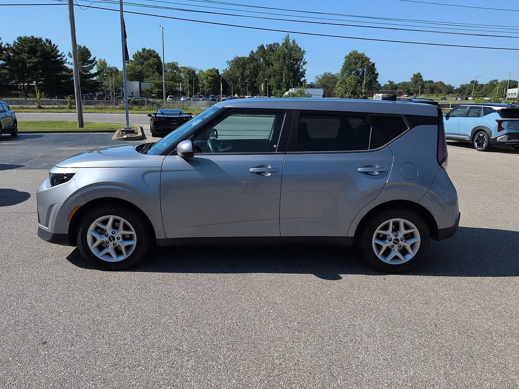 Certified 2024 Kia Soul LX w/ Option Group 015 FWD image 4