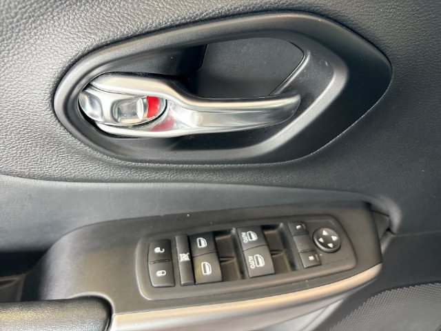 Used 2021 Jeep Cherokee Latitude Lux w/ Sun & Sound Group AWD/4WD image 13