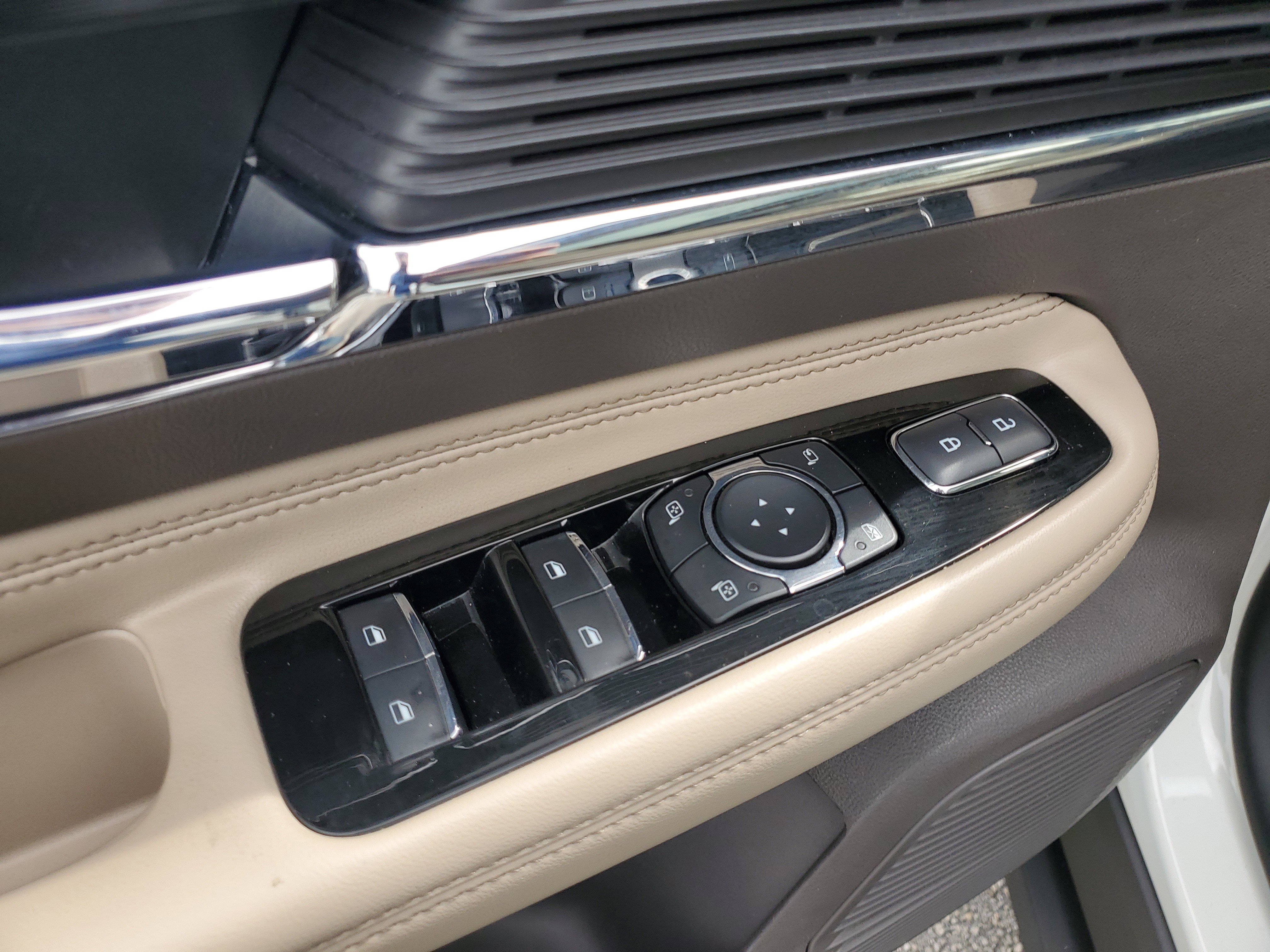 Certified 2022 Lincoln Corsair Reserve image 17