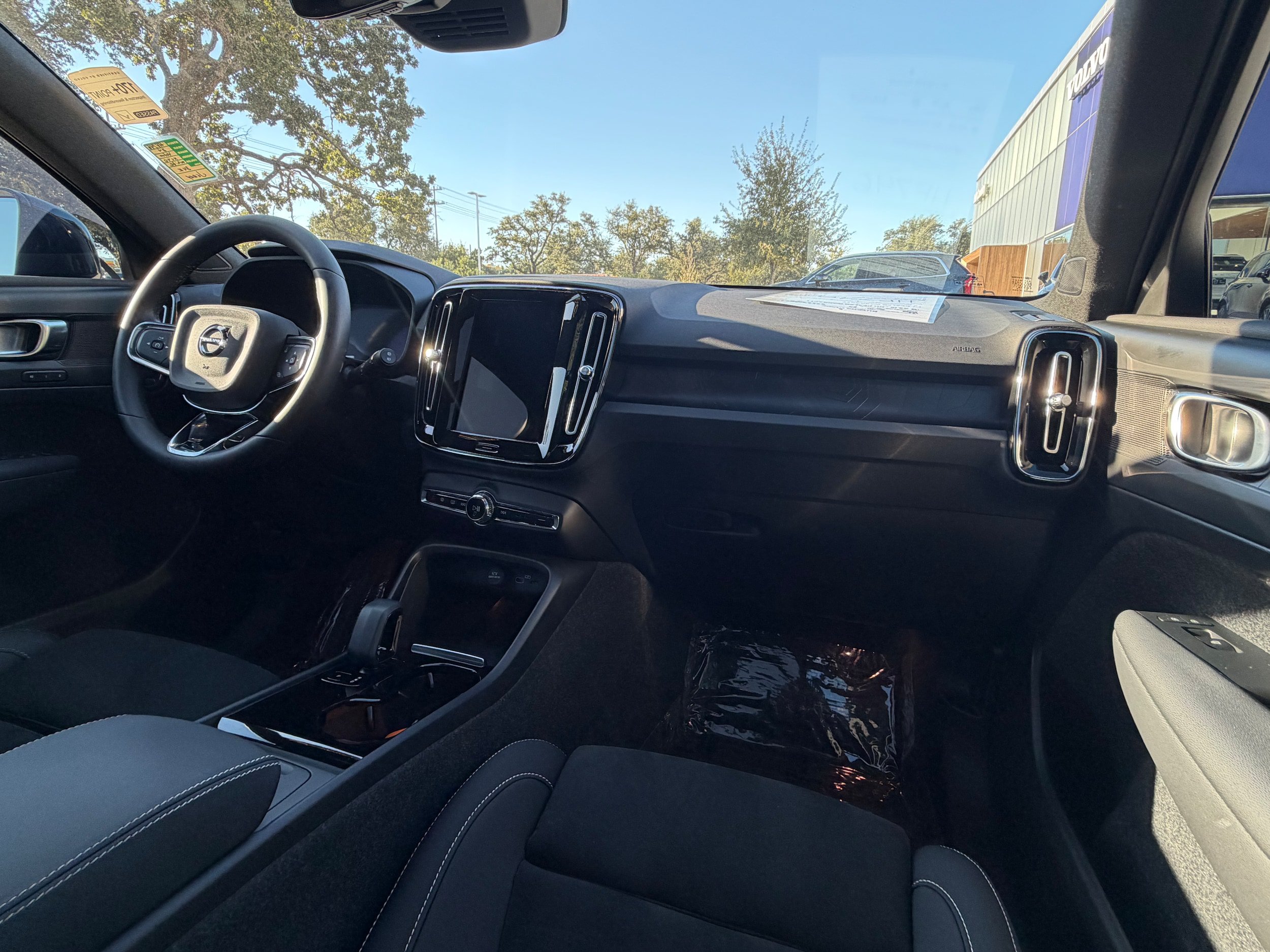 Certified 2024 Volvo XC40 Recharge Plus w/ Protection Package Premier RWD image 13