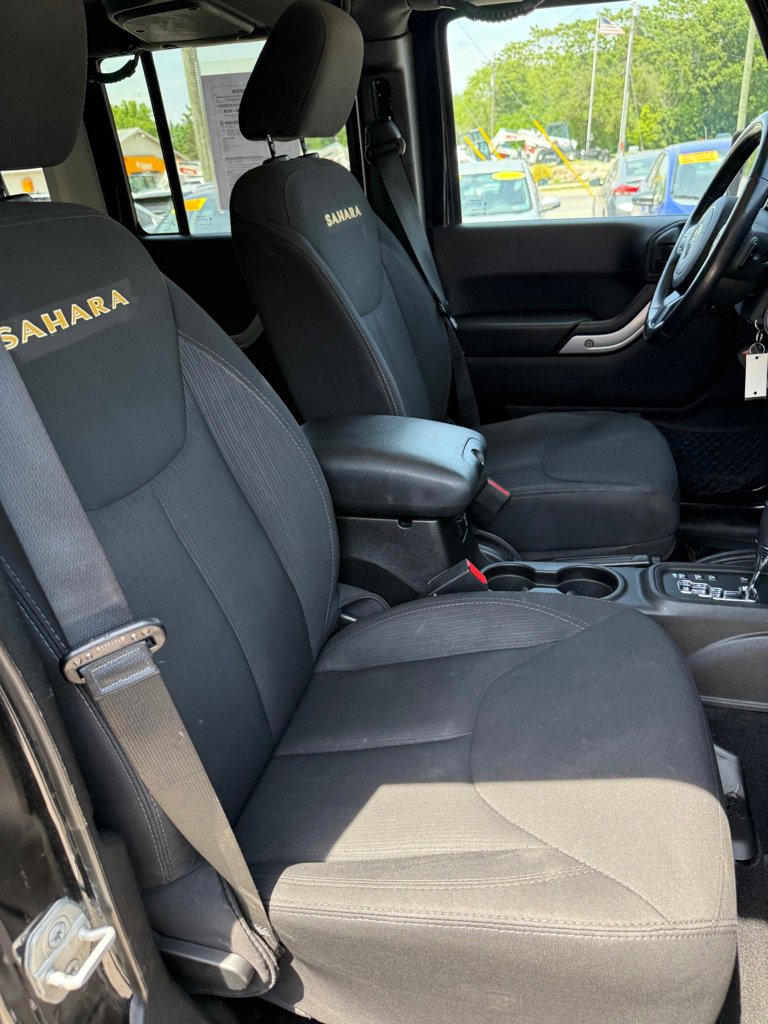 Used 2015 Jeep Wrangler Unlimited Sahara AWD/4WD image 10