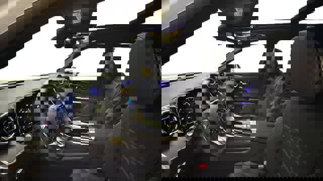 Used 2026 Mercedes-Benz GLC 300 4MATIC image 4