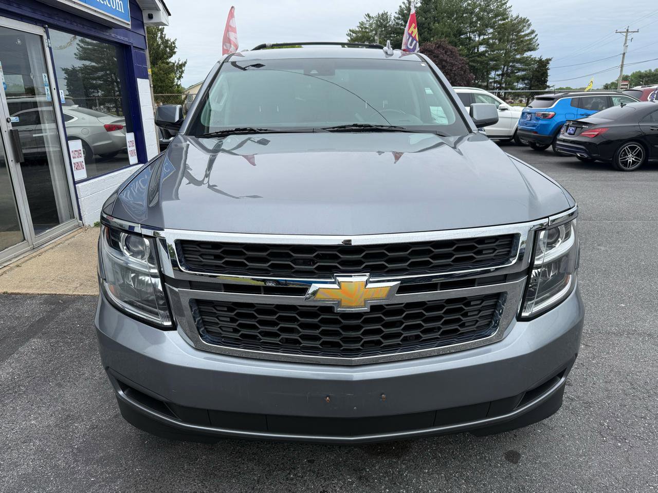 Used 2019 Chevrolet Suburban LT AWD/4WD image 4