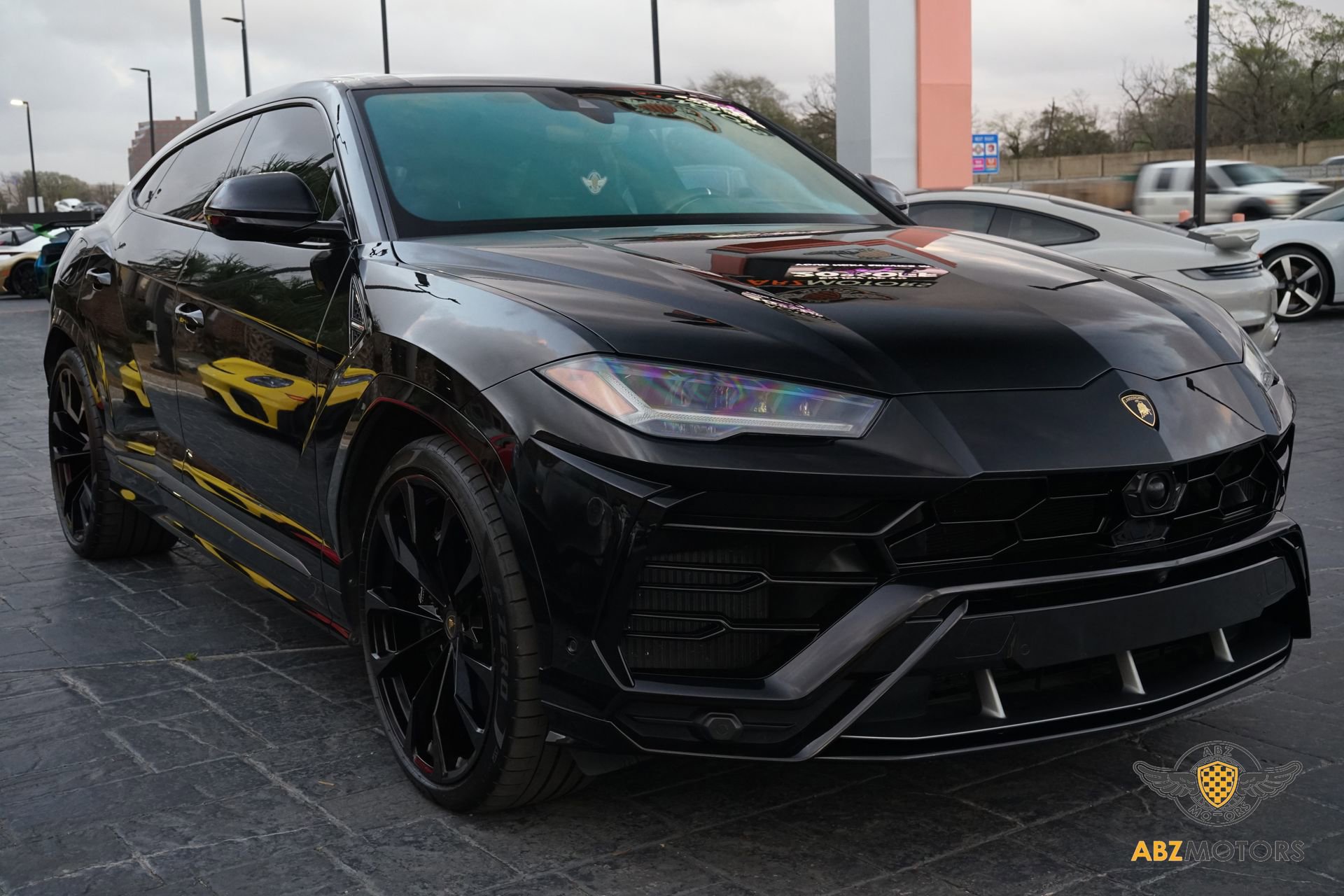 Used 2019 Lamborghini Urus image 2