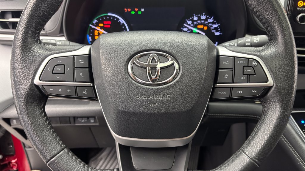 Certified 2025 Toyota Sienna XLE w/ XLE Plus Package AWD/4WD image 27
