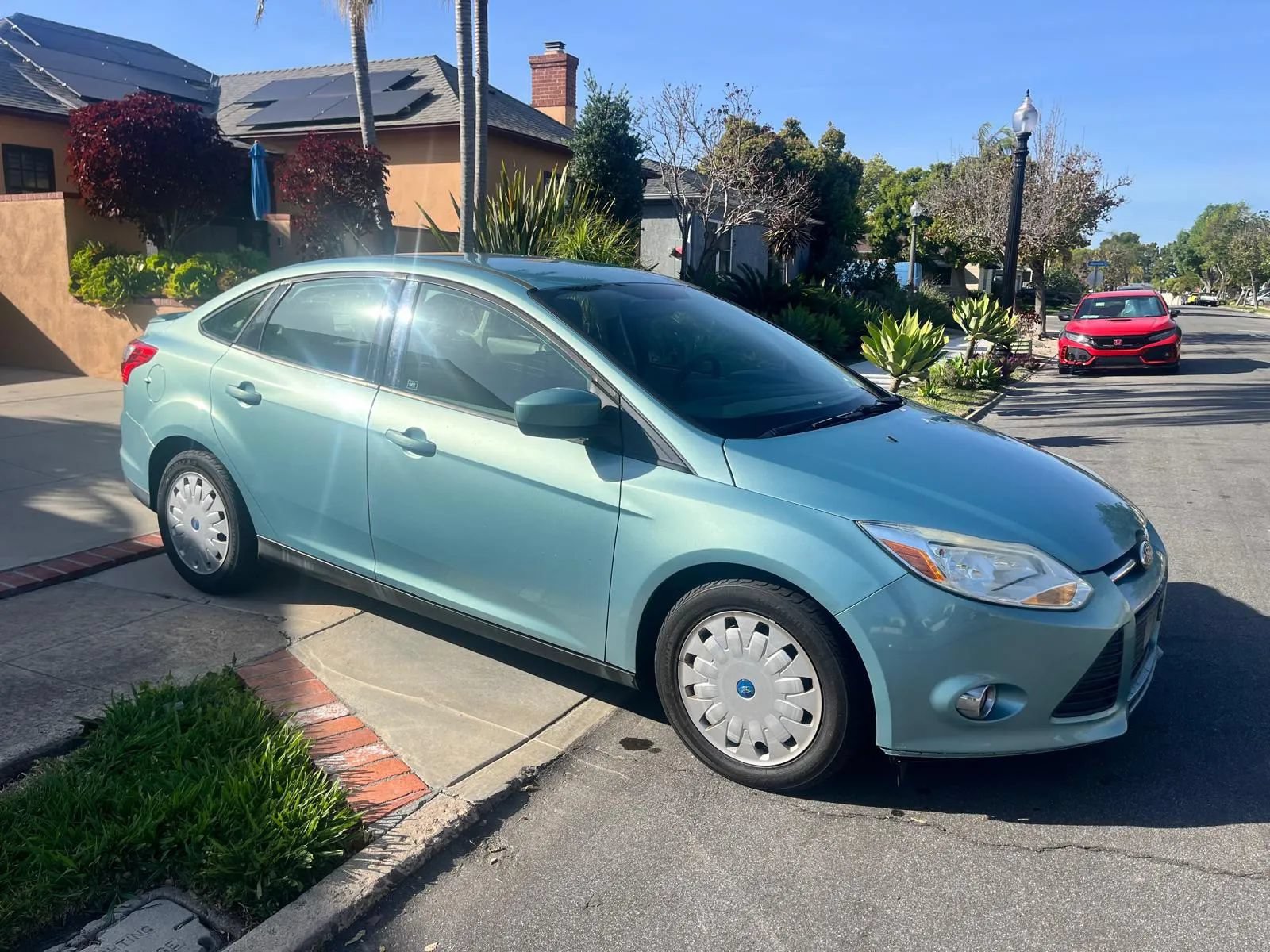 Used 2012 Ford Focus SE FWD image 3
