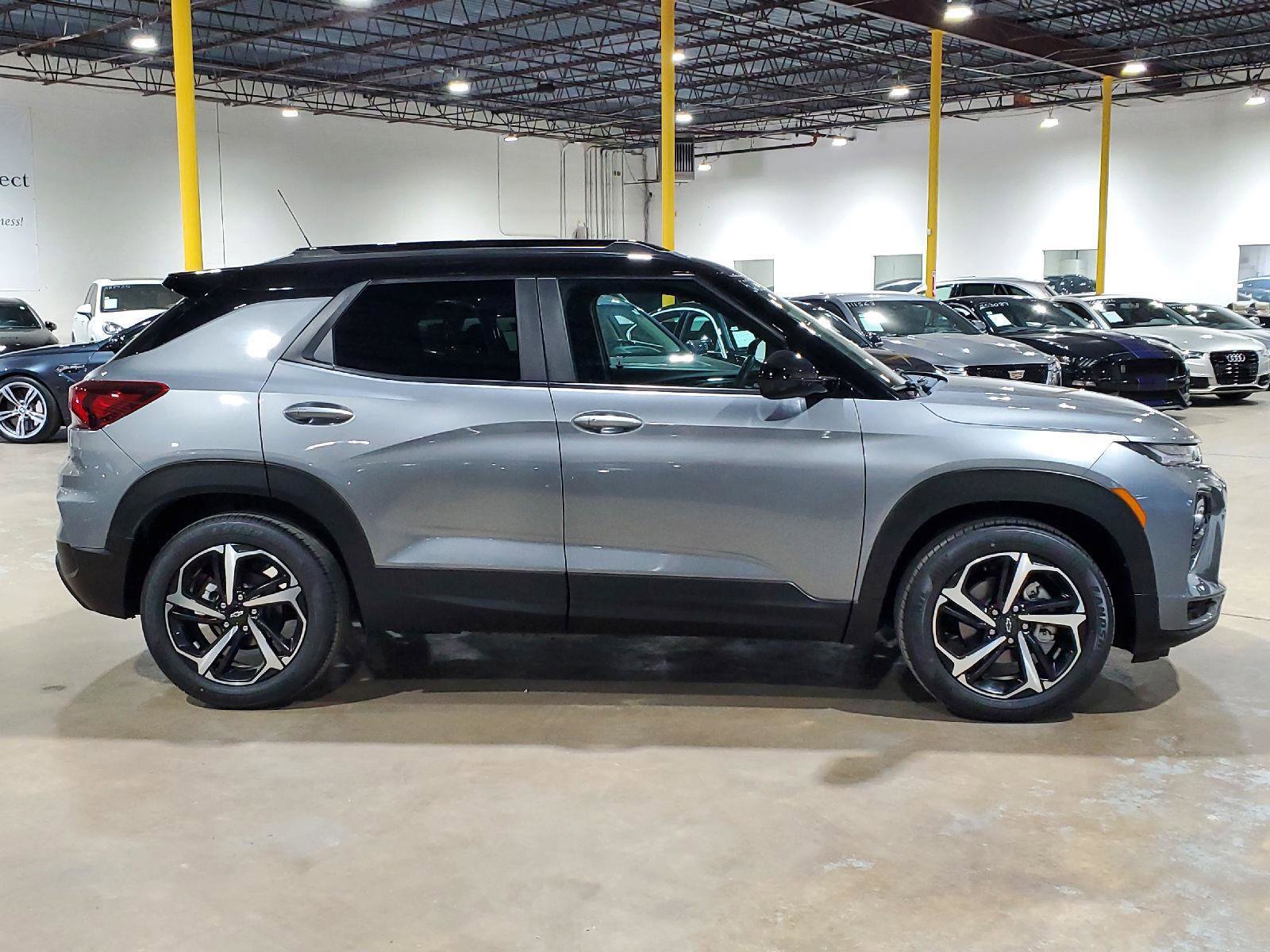 Used 2023 Chevrolet TrailBlazer RS w/ Sun and Liftgate Package image 5