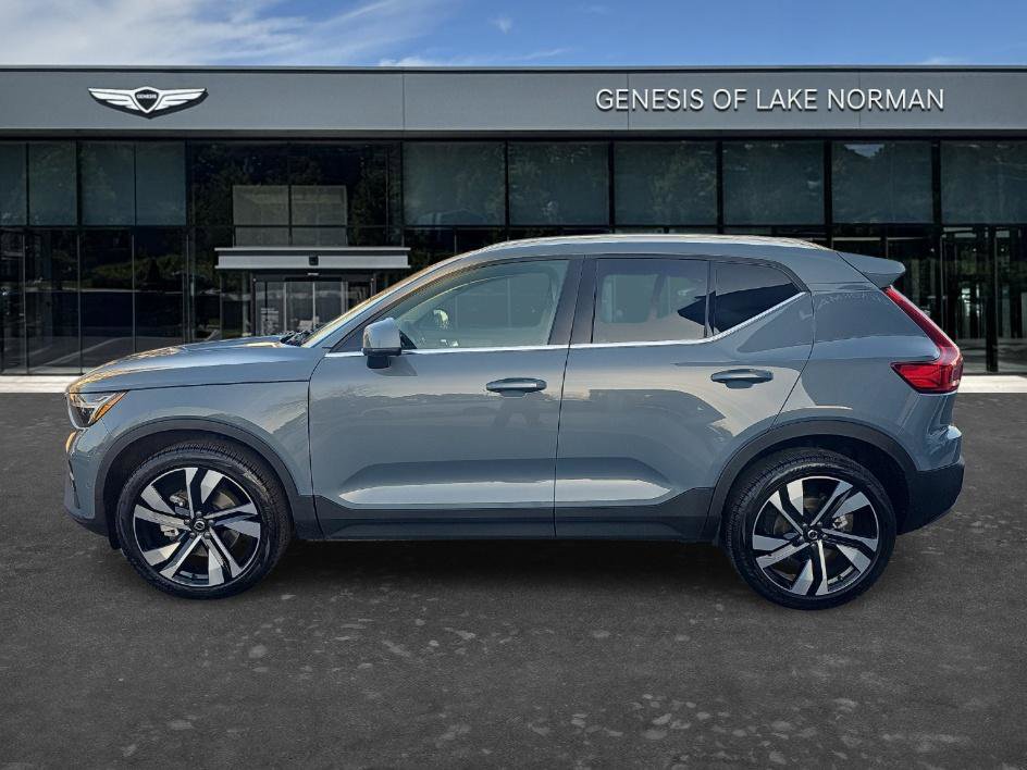 Used 2023 Volvo XC40 B5 Ultimate w/ Protection Package Premier image 7