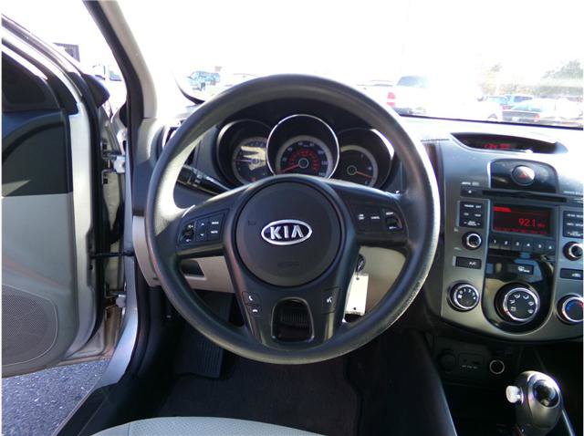 Used 2013 Kia Forte EX image 8