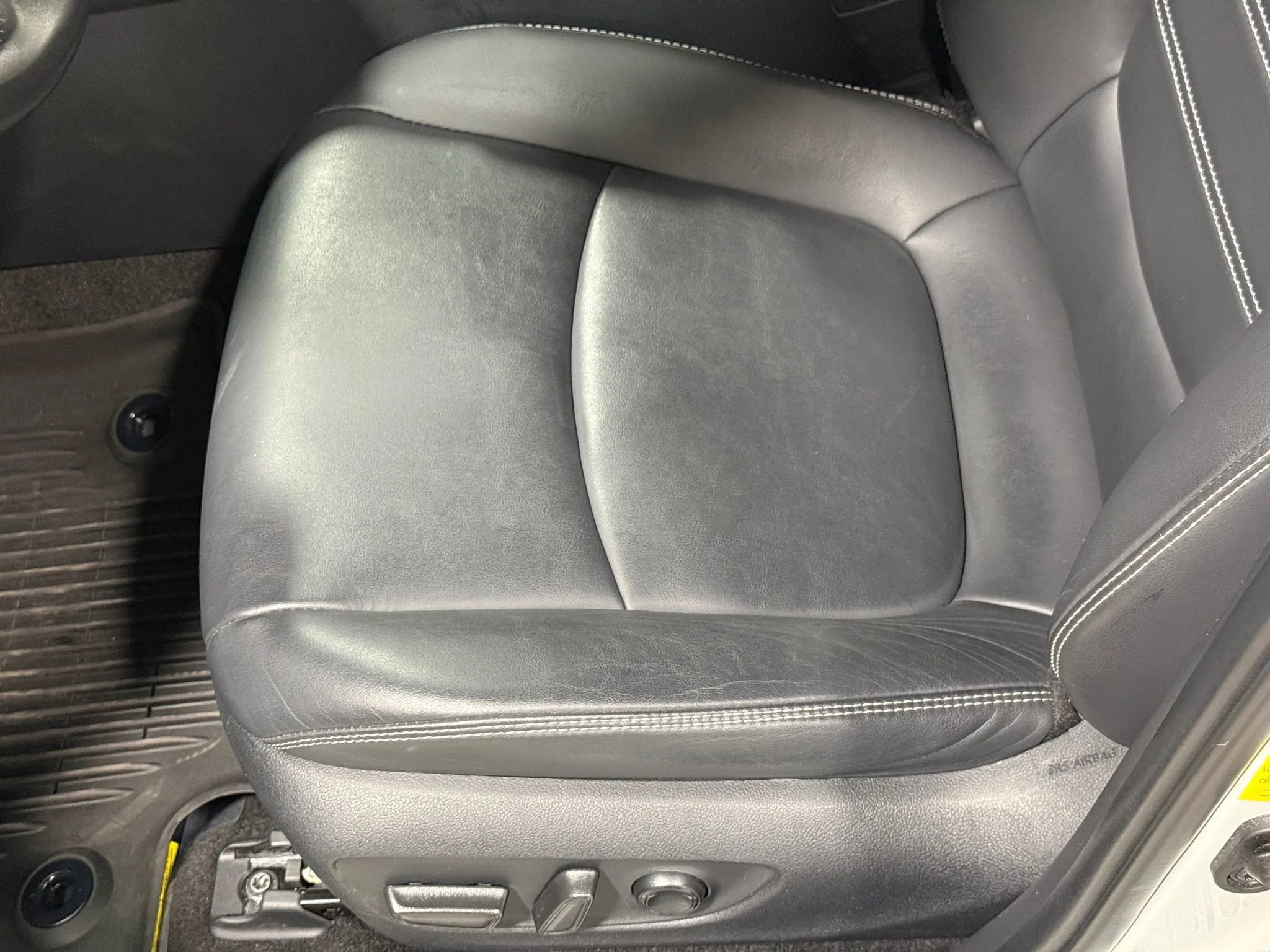 Used 2021 Toyota RAV4 XLE Premium AWD/4WD image 21