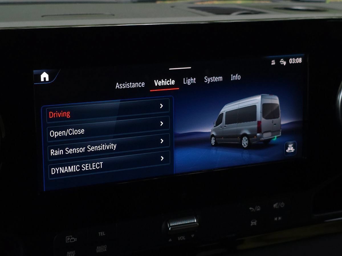 Used 2024 Mercedes-Benz eSprinter 170 Cargo image 33