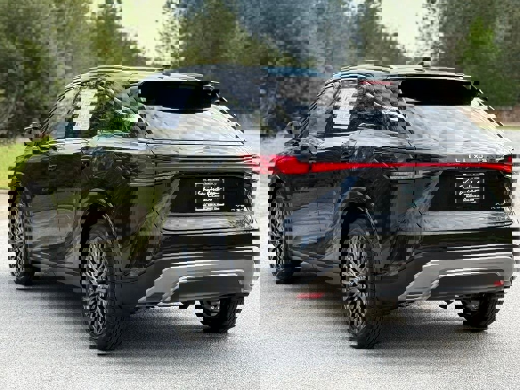 Certified 2023 Lexus RX 350 FWD w/ Cold Area Package image 10