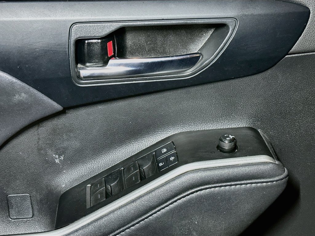 Used 2021 Toyota Highlander XSE AWD/4WD image 15