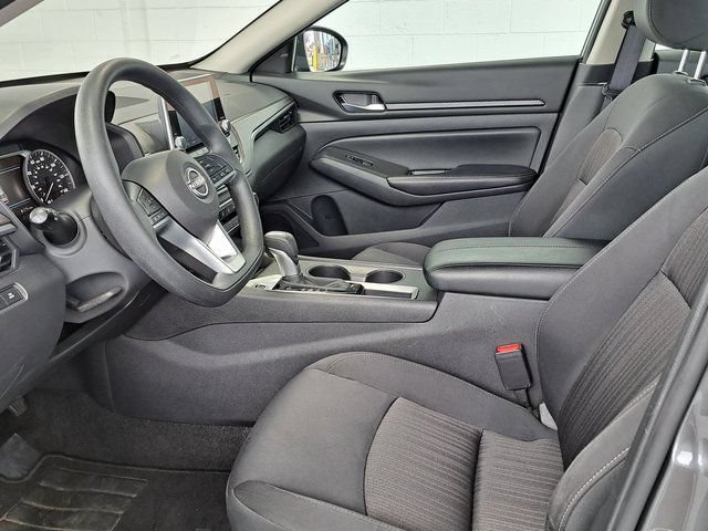 Used 2025 Nissan Altima 2.5 SV FWD image 23