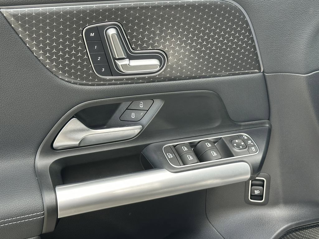 Certified 2025 Mercedes-Benz GLA 250 image 12