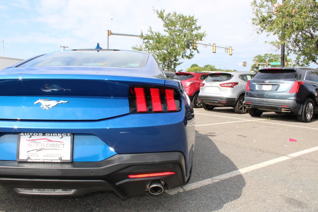 Used 2024 Ford Mustang Coupe RWD image 10