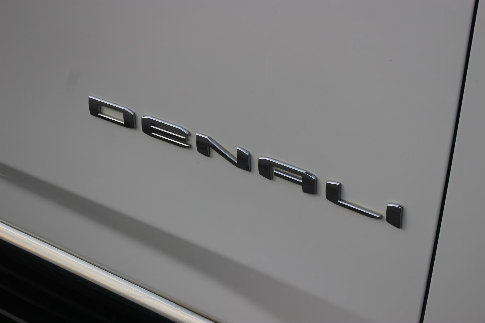 Used 2024 GMC Yukon XL Denali w/ Max Trailering Package image 11