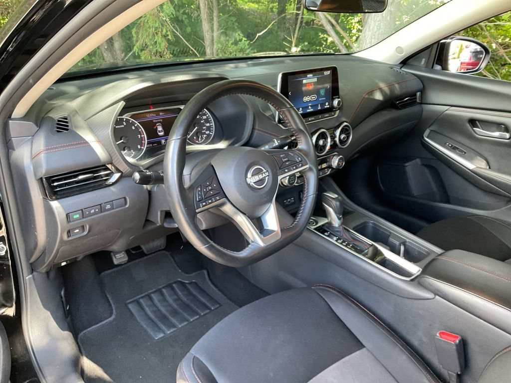 Used 2025 Nissan Sentra SR FWD image 22
