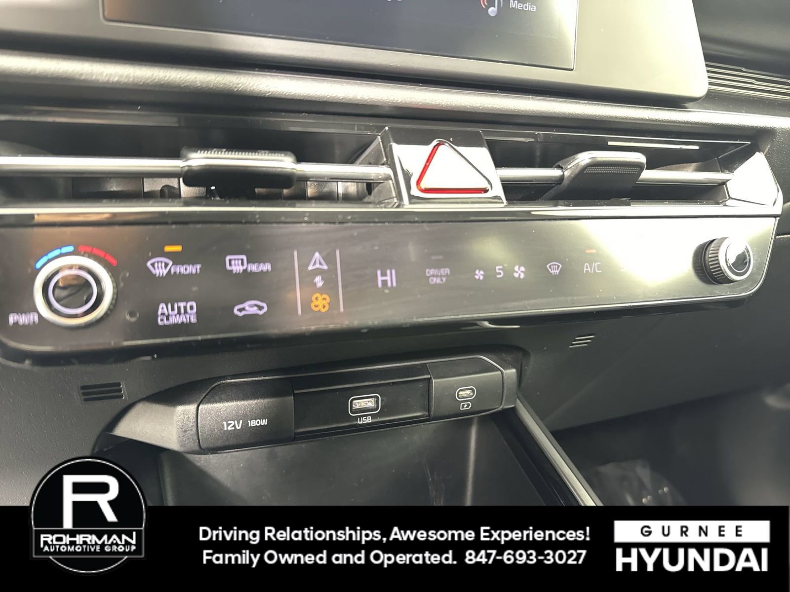 Used 2023 Kia Niro LX image 9