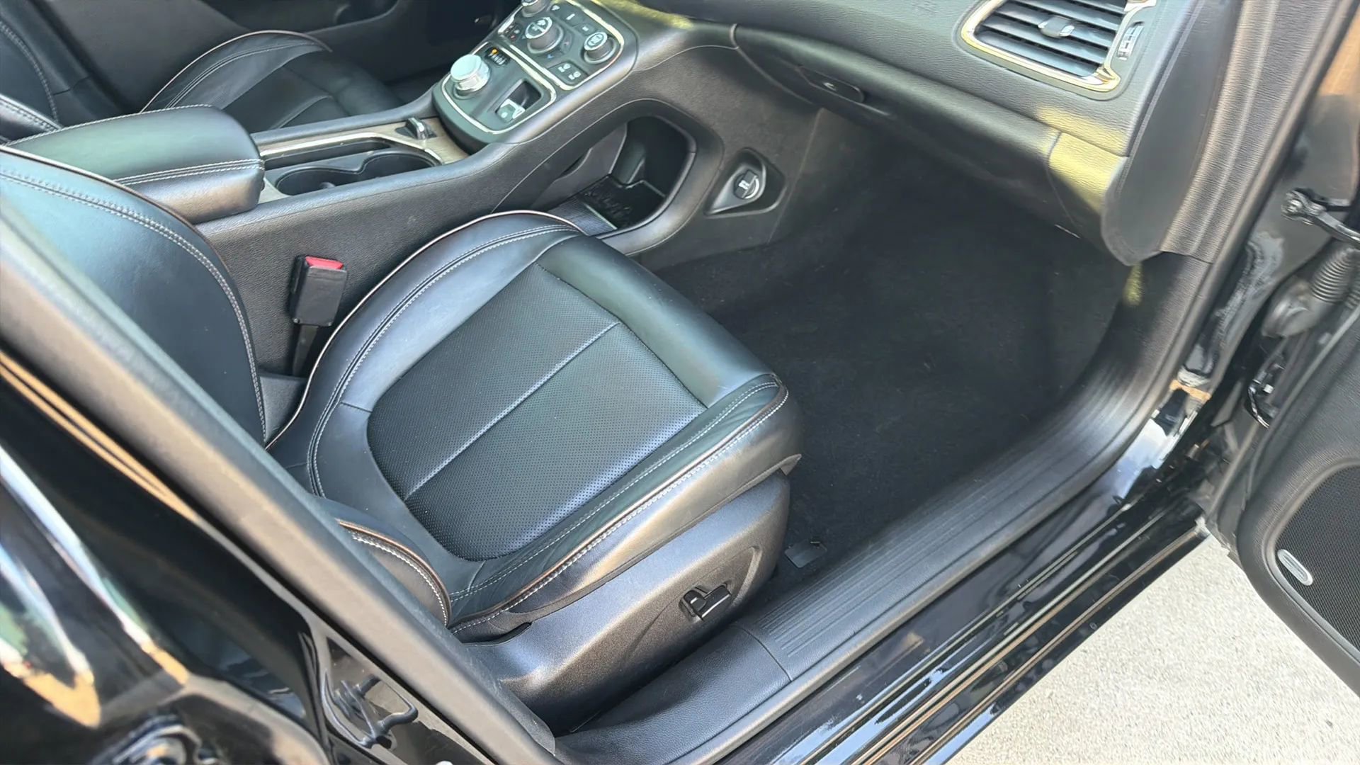 Used 2015 Chrysler 200 C w/ Navigation & Sound Group I image 81
