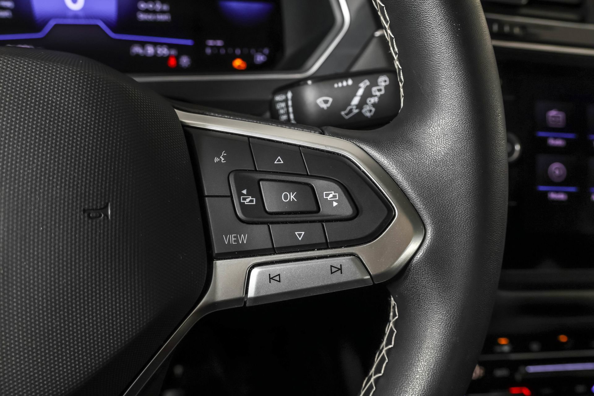 Used 2022 Volkswagen Tiguan SE image 30