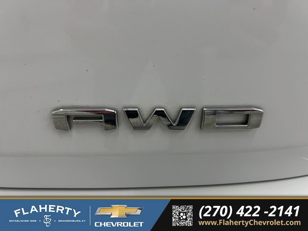 Used 2024 GMC Terrain SLT AWD/4WD image 13