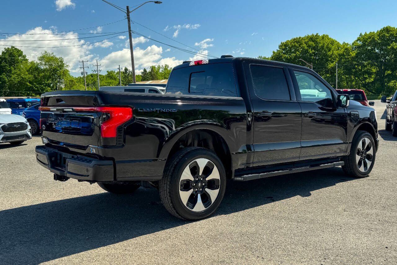 Used 2022 Ford F150 Lightning Platinum AWD/4WD image 3